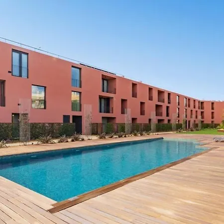 New & Bright 2bed Ensuite, With Pool 5 Min From Marina Διαμέρισμα