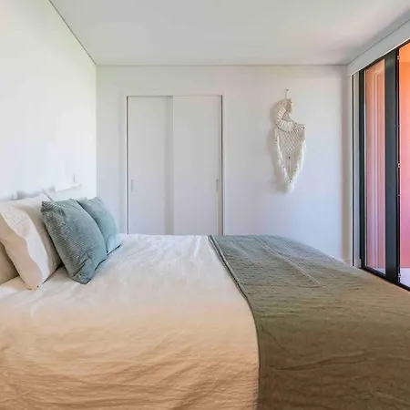 New & Bright 2bed Ensuite, With Pool 5 Min From Marina * Quarteira