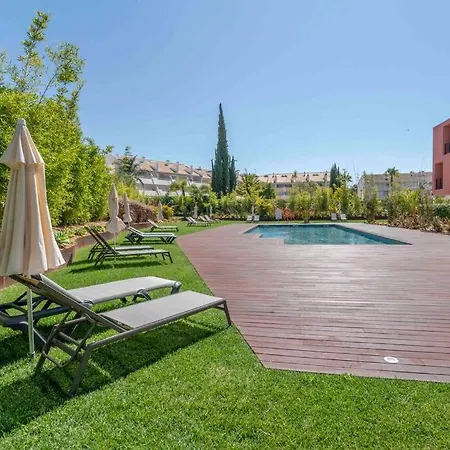 New & Bright 2bed Ensuite, With Pool 5 Min From Marina Quarteira
