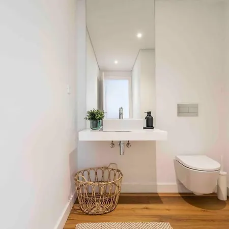 New & Bright 2bed Ensuite, With Pool 5 Min From Marina * Quarteira